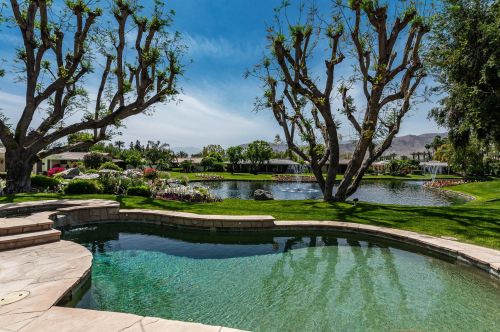 14 Cromwell Ct, Rancho Mirage CA  92270-2584 exterior