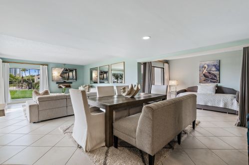 1618 Twelve Oaks Way, West Palm Beach, FL 33408-3256