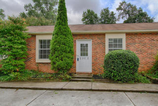 2052 Belle Terra Rd, Knoxville, TN 37923-1301