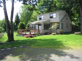 9 Obtuse Rd, Brookfield Center, CT 06804-3135