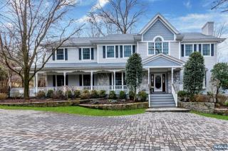 200 Wood Turtle Run, Norwood, NJ 07648-2438