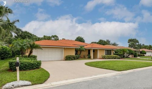 2241 Starling Dr, Palm City, FL 34990-2526
