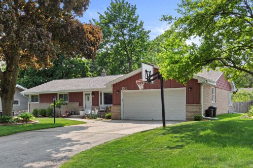 1015 121, Milwaukee WI 53226-3309 exterior