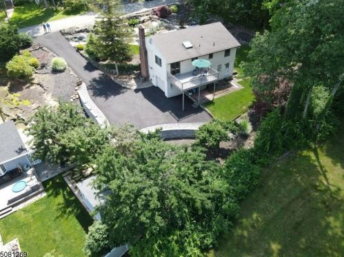 8 Mckinley St, Lincoln Park, NJ 07035-1708