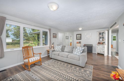 15936 Wooster Rd, Mount Vernon OH  43050-9764 exterior