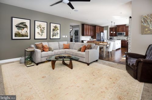 15909 Paynes Farm Dr, Haymarket VA  20169-8123 exterior