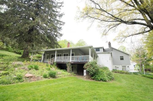 4220 Mountain Rd, Macungie, PA 18062-9620