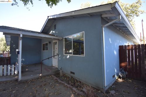 1509 6th St, Woodland, CA 95695-5503