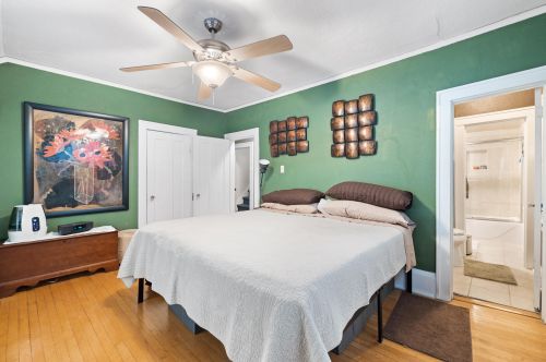 828 32, Milwaukee WI 53215-1549 exterior