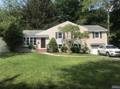 35 Highland Ave, Harrington Park, NJ 07640-1915