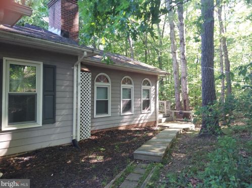 713 Pleasants Dr, Fredericksburg VA  22407-1453 exterior