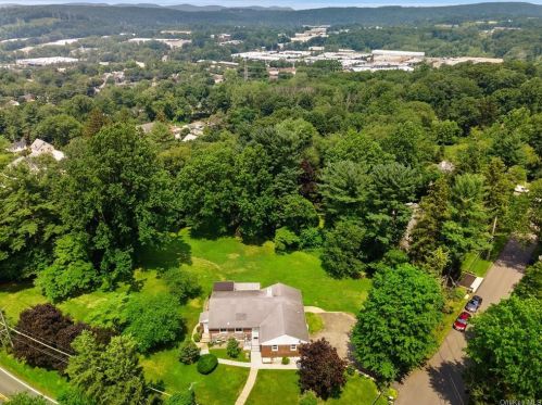 1 Ox Ridge Rd, Elmsford, NY 10523-1706