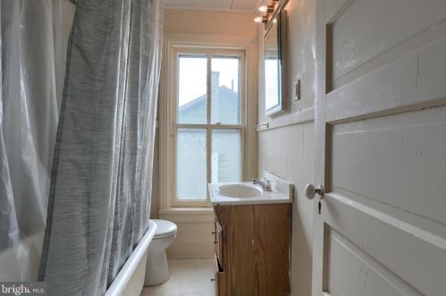 27 Rosanna St, Hummelstown PA  17036-1521 exterior