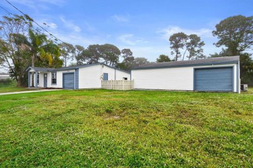 486 Walters Ter, Fort Pierce, FL 34983-3879