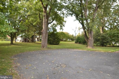 1023 Areba Ave, Swatara PA  17033-2204 exterior