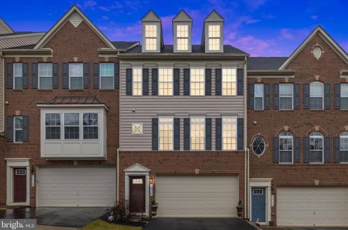 4318 Wisley Turn, Woodbridge VA  22192-7822 exterior