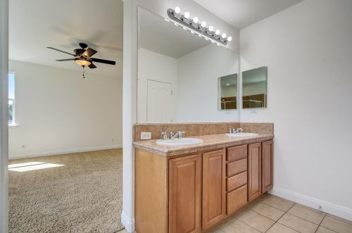 11852 White Rain Way, Rancho Cordova CA  95742-8003 exterior