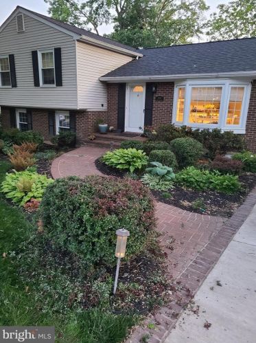 7616 Trail Run Rd, Falls Church, VA 22042-3427