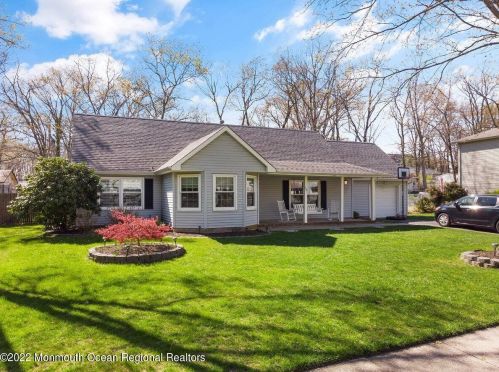 1164 Tiffany Ln, Lakewood, NJ 08701-5859