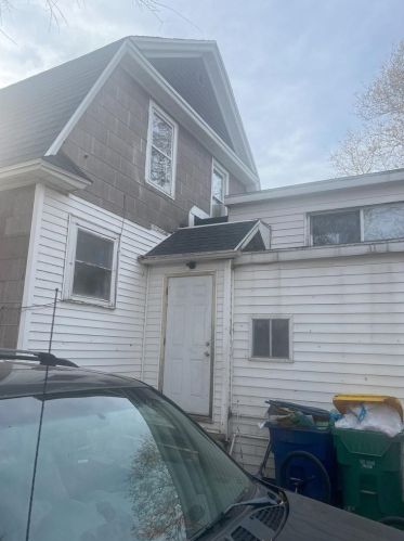 1479 Kurtz Ave, Green Bay, WI 54301-3801