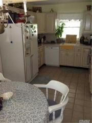 24 Sheppard Ln, Stonybrook NY  11790-3335 exterior