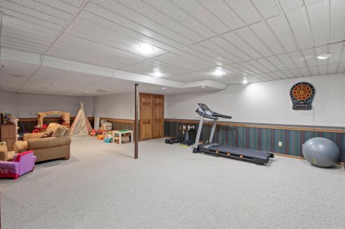 4580 Sommerset Dr, Waukesha WI  53151-6876 exterior