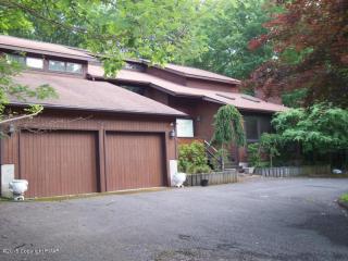 135 Sandlewood Dr, East Stroudsburg PA  18301-6972 exterior