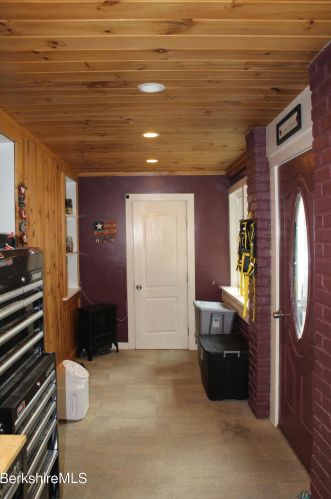 10 Frst Park Ave, Adams MA 01220-1828 exterior