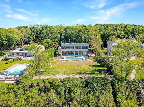 18915 Soundview Ave, Southold, NY 11971-2816