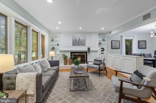 3708 Tollgate Ter, Falls Church, VA 22041-1319