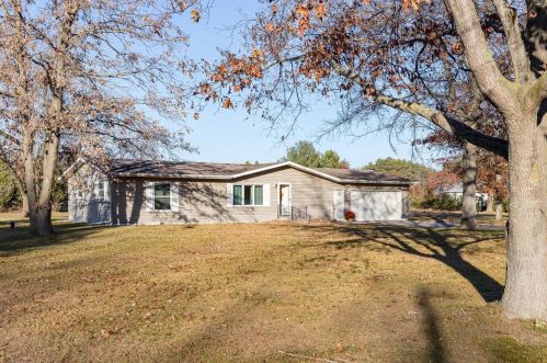 3570 Mardon Ln, Green Bay WI  54313-8212 exterior