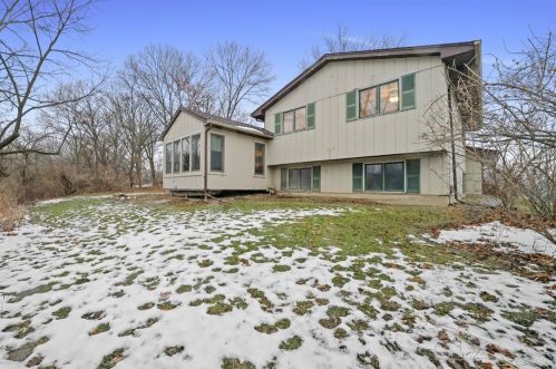 9877 Northcote Ave, Dyer, IN 46373-9529