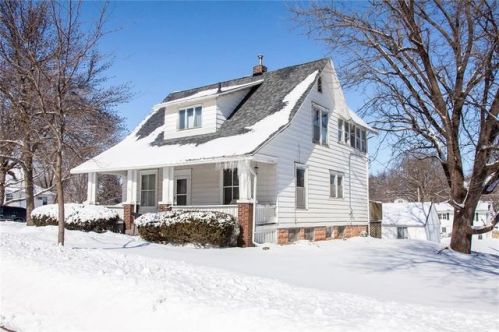 400 9th St, Buchanan, IA 52772-1320