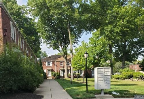 230 Lafayette Pl, Englewood, NJ 07631-3961