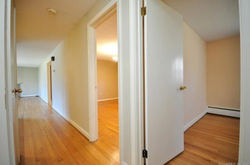 55 Foster Ln, Windsor CT exterior