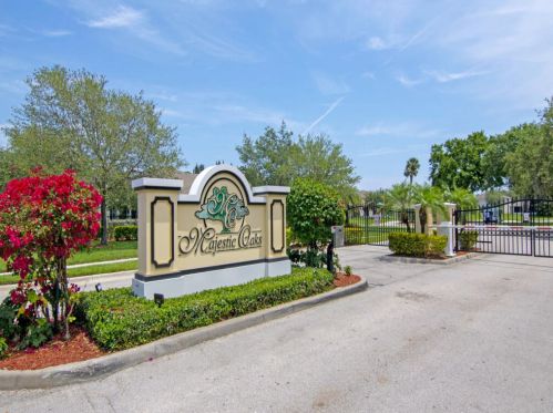 1220 25th Ter, Vero Beach FL 32968-5068 exterior