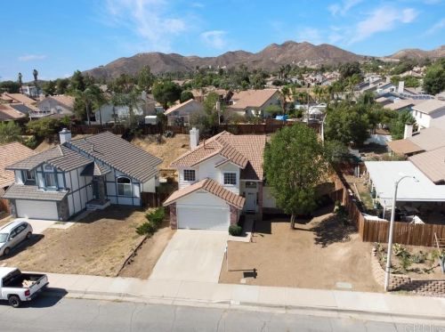 22420 Spur Brook Dr, Wildomar, CA 92595-7301