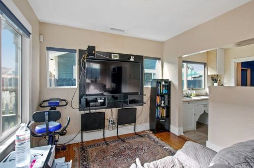 1081 Coronado Ave, Long Beach, CA 90804-3820