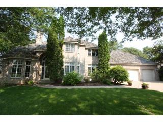 9506 Oxborough Curv, Minneapolis, MN 55437-3704