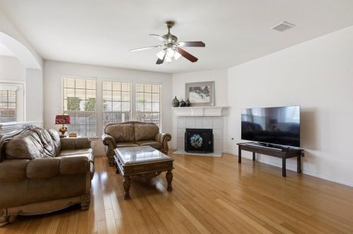 6417 Autumn Trl, Frisco TX  75056-7124 exterior