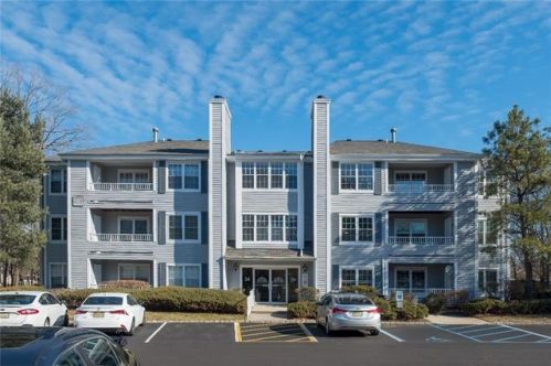 2410 Candlelight Ct, Helmetta, NJ 08828-1150
