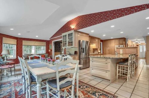 5 Carlson Ter, Fishkill NY  12524-3001 exterior