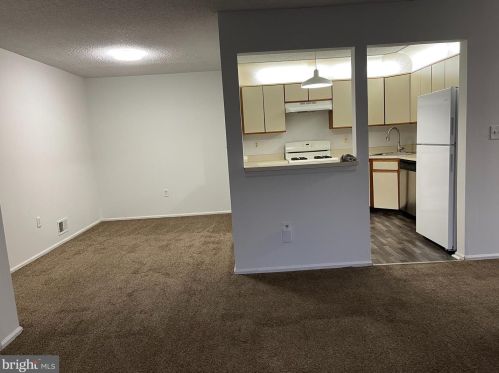 17 Joyner Ct, Trenton NJ  08648-2612 exterior