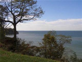 20 Lake Haven Ct, Erie, PA 16511-1601