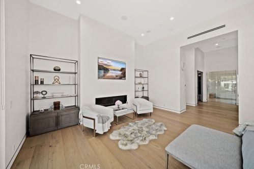 18852 Canyon Crest Dr, Orange CA 92861-2806 exterior