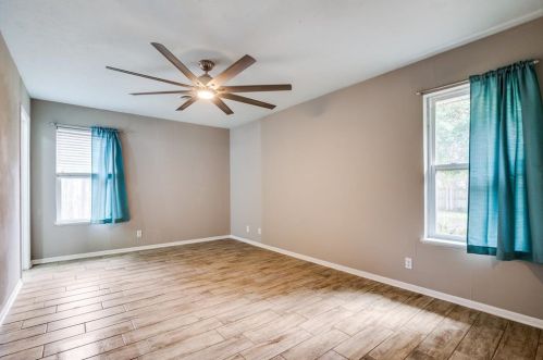 1014 Imperial Dr, Denton TX  76209-8612 exterior