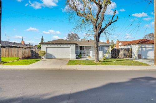 2213 Vicki Dr, Modesto CA  95350-3468 exterior