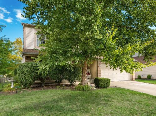 4390 Egret Ct, Darbydale, OH 43123-1092