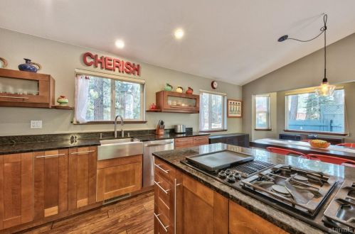 3475 Upper Truckee Rd, South Lake Tahoe CA  96150-5119 exterior