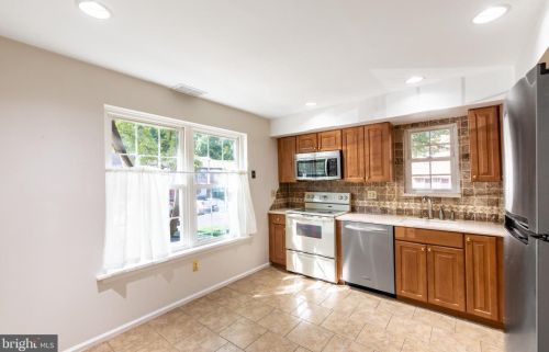 56 Constitution Ave, Gardenville, PA